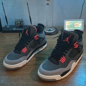 Retro 4 Infrared Jordans. Wore twice cleaned and in good condition.